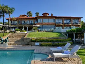 Apogee Boutique Hotel & Spa