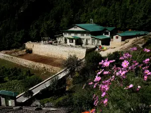 Mountain Lodges of Nepal - Monjo
