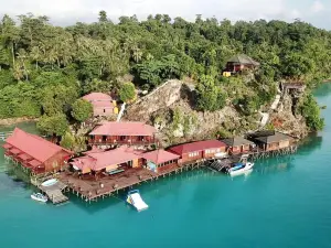 Noah Maratua Resort