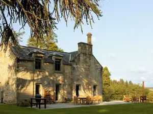 เพนิคุยค์ เอสเตท