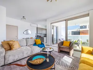 201 Mulberry Court- Inviting with Large Terrace