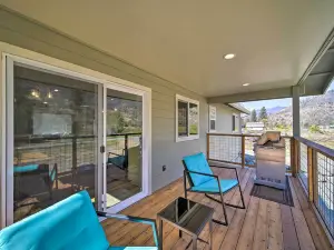 River Acres Retreat w/ Grill & River Access!