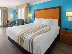 La Quinta Inn by Wyndham Pittsburgh Airport