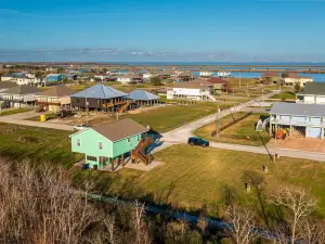 Angler’s Paradise! Amazing fishing w/ in minutes! 3 bed,sleeps 7 ppl, 2 bath.