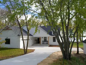 皮划艇和碼頭：亞歷山德里亞湖畔隱居處