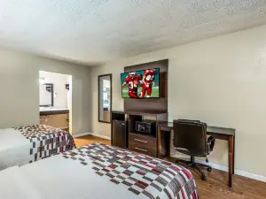 Red Roof Inn & Suites Wapakoneta