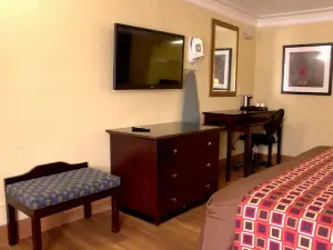 Polynesian Inn