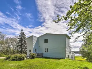 Owls Head Getaway: Private Decks w/ Ocean View!