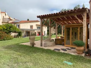 "MAS TRAMONTANE "chambres d'hôtes et studio avec piscine dans parc arboré