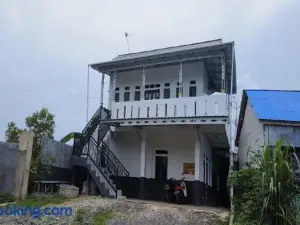 OYO 93642 Penginapan Al-AsharNearWarung Acil Ubai