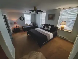 Relaxing Area and Boat Docks Available - Tranquil Cabin Retreat