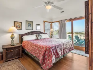 Ocean Views and Hot Tub - Beautiful Golf Course Haven