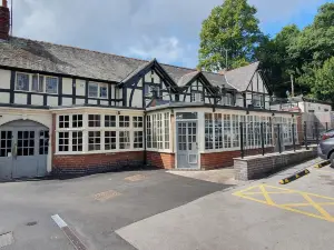 The Boathouse Inn & Riverside Rooms