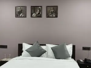 HOTEL BLACK GRAPES INN