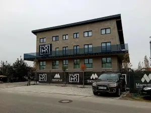 Hira Boarding Aparthotel