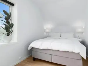 Wonderfully Located, 2bedroom, Balcony