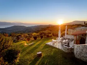 Gerofotis Traditional Guesthouse Est 1892 - Close to Aigio, Akoli, Selianitika