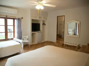 Contadora Island Inn