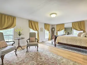 Charming Farmhouse w/ Pool & Fishing Pond!