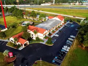 Red Roof Inn & Suites Brunswick I-95