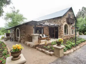 Boutique Lake Villa Description