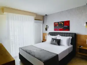 Alexandra Boutique Residence Seaside