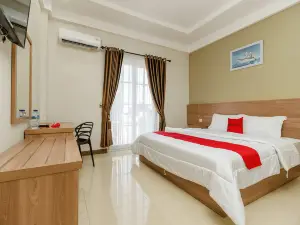 RedDoorz Plus @ Jalan Lintas Sumatera Tebing