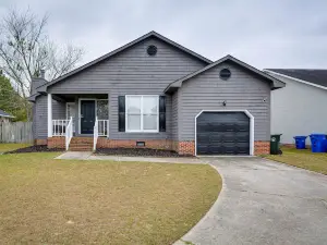 Bright Fayetteville Vacation Home w/ Fireplace!