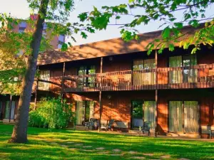 The Woodlands Inn