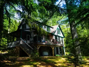 Modern Lake House on a secluded cove on Long Pond, Mount Desert Island!