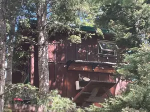 Bayly's Treehouse Retreat