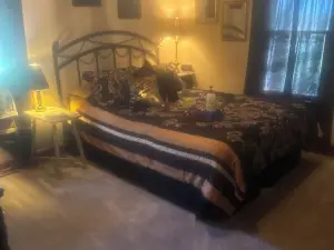Mama Jeans Pillowville Home