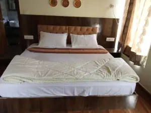 Aranyaka River Resort