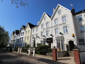 Queens Court Hotel