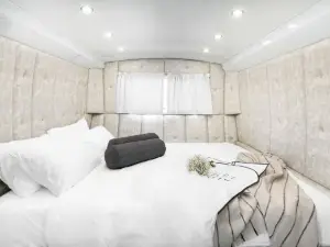 The Daydream Bus Hideaway by Sea N' Rent