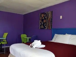 9 Palms Inn