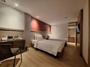 พอร์โตลา เทียรา โรงแรม เมอลาโบห์