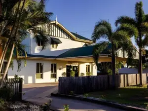 Shamrock Gardens Motel