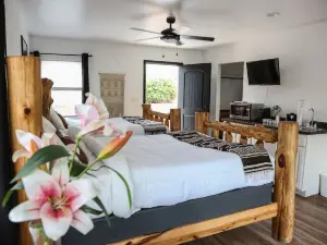 Creekside Lodge and Cabins