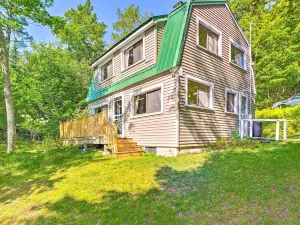 Dreamy Bucksport Hideaway on Freshwater Pond!