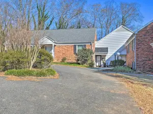 Cozy Mount Airy Townhome: 4 Mi to Downtown!