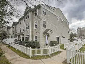 Lovely Raleigh Townhome ~ 6 Mi to Downtown!