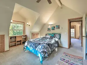 Riverfront Gold Bar Cabin Near Stevens Pass!