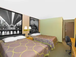 Super 8 by Wyndham Worthington Minnesota