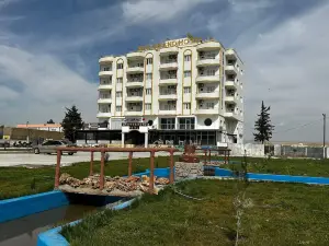 Nus Grand Hotel