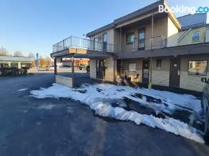 DuBois Manor Motel