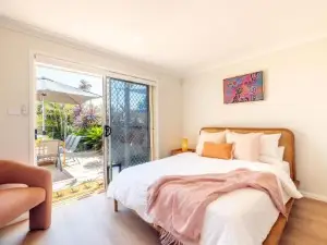 Bel Air, 8A Ocean Ave - Pet Friendly, Water Views and Air Con