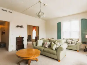 3 Bedroom Fully Equipped Apartment near Golf Courses