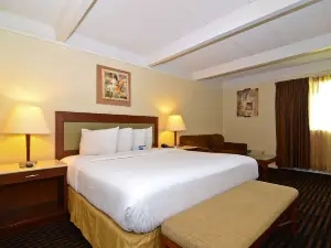 Lexington Inn & Suites NW Chicago Elgin