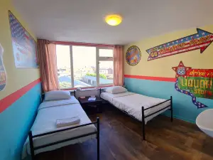The Flying Pig Beach Hostel